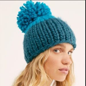 Free People Cozy Up Pom Knit Beanie